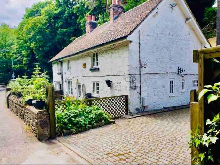 Dale Cottage 18Th Century Country Cottage, 111 Barnston Road Heswall Eksteriør bilde